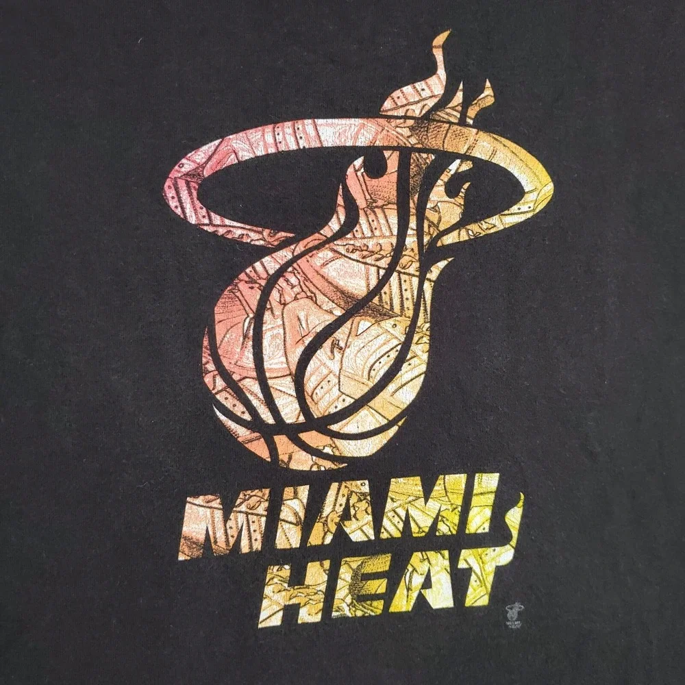 Miami Heat Men Shirt Large Black Logo Adidas Graphic Short‎ Sleeve Crew Neck Tee